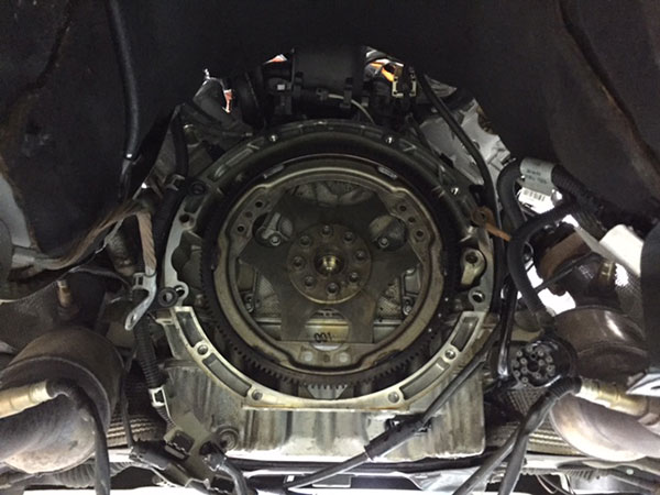 ベンツ EクラスW211（E300）車検オイル漏れ修理