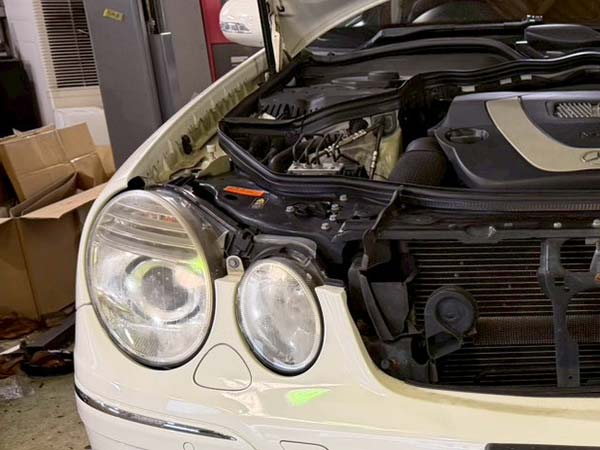 ベンツ Eクラス ラジエーター液漏れ修理